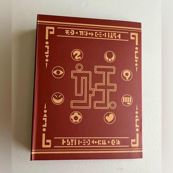 Yo-Kai Watch Medallion Storage Binder - Picture 5 of 9